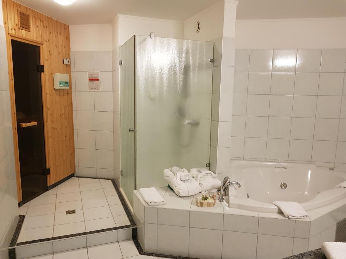 Romantik Hotel Waldschloesschen Schleswig Exterior foto